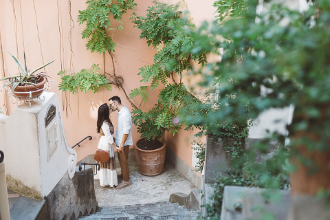 Positano, amalfi coast, engagement, italian photographer, fotografo italiano, fotografo frosinone, fotografo latina, pre wedding, ritratto di coppia, sorrisi, foto naturali, natural poses, salerno, boat photography, barca, love portrait