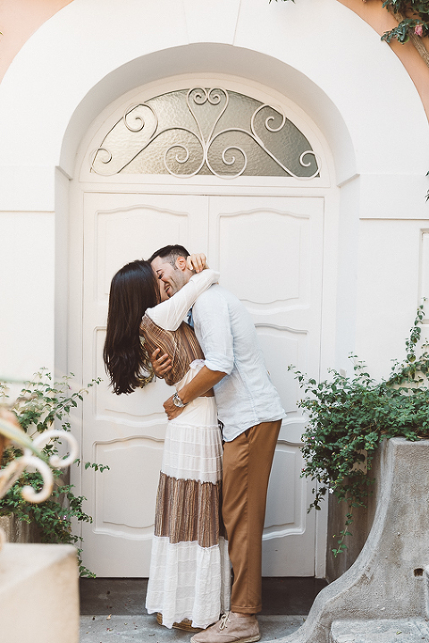 Positano, amalfi coast, engagement, italian photographer, fotografo italiano, fotografo frosinone, fotografo latina, pre wedding, ritratto di coppia, sorrisi, foto naturali, natural poses, salerno, boat photography, barca, love portrait