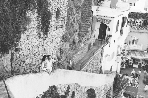 Positano, amalfi coast, engagement, italian photographer, fotografo italiano, fotografo frosinone, fotografo latina, pre wedding, ritratto di coppia, sorrisi, foto naturali, natural poses, salerno, boat photography, barca, love portrait