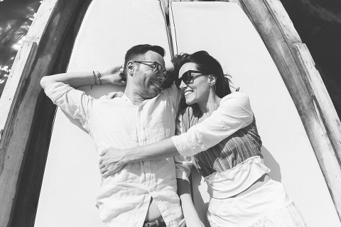 Positano, amalfi coast, engagement, italian photographer, fotografo italiano, fotografo frosinone, fotografo latina, pre wedding, ritratto di coppia, sorrisi, foto naturali, natural poses, salerno, boat photography, barca, love portrait