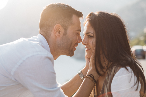 Positano, amalfi coast, engagement, italian photographer, fotografo italiano, fotografo frosinone, fotografo latina, pre wedding, ritratto di coppia, sorrisi, foto naturali, natural poses, salerno, boat photography, barca, love portrait