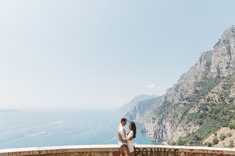 Positano, amalfi coast, engagement, italian photographer, fotografo italiano, fotografo frosinone, fotografo latina, pre wedding, ritratto di coppia, sorrisi, foto naturali, natural poses, salerno, boat photography, barca, love portrait