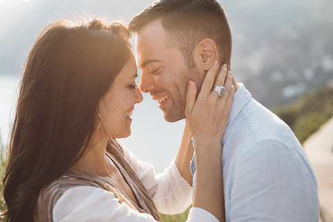 Positano, amalfi coast, engagement, italian photographer, fotografo italiano, fotografo frosinone, fotografo latina, pre wedding, ritratto di coppia, sorrisi, foto naturali, natural poses, salerno, boat photography, barca, love portrait