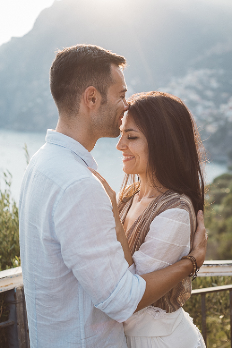 Positano, amalfi coast, engagement, italian photographer, fotografo italiano, fotografo frosinone, fotografo latina, pre wedding, ritratto di coppia, sorrisi, foto naturali, natural poses, salerno, boat photography, barca, love portrait