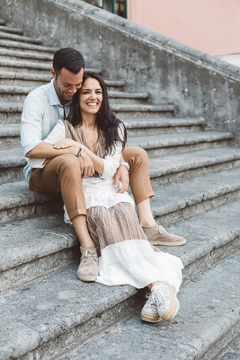 Positano, amalfi coast, engagement, italian photographer, fotografo italiano, fotografo frosinone, fotografo latina, pre wedding, ritratto di coppia, sorrisi, foto naturali, natural poses, salerno, boat photography, barca, love portrait