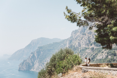 Positano, amalfi coast, engagement, italian photographer, fotografo italiano, fotografo frosinone, fotografo latina, pre wedding, ritratto di coppia, sorrisi, foto naturali, natural poses, salerno, boat photography, barca, love portrait