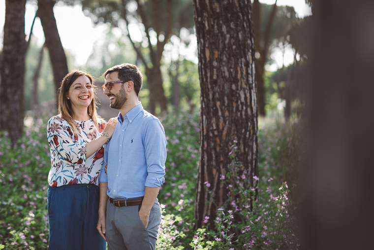 acquedotto romano, engagement, foto naturali, foto spontanea, fotografo matrimonio, Frosinone, Latina, parco, Parco degli acquedotti, prematrimoniale, prewedding, Roma, sole, sorrisi