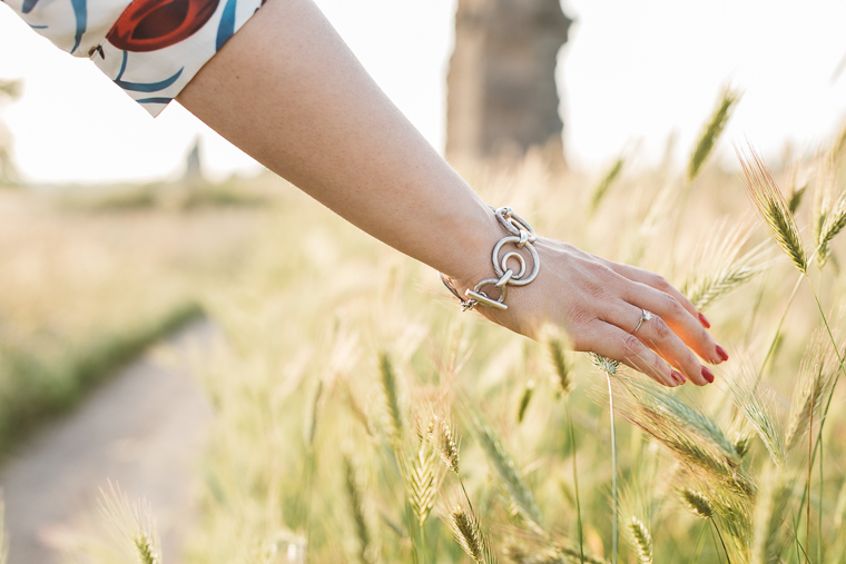 acquedotto romano, engagement, foto naturali, foto spontanea, fotografo matrimonio, Frosinone, Latina, parco, Parco degli acquedotti, prematrimoniale, prewedding, Roma, sole, sorrisi