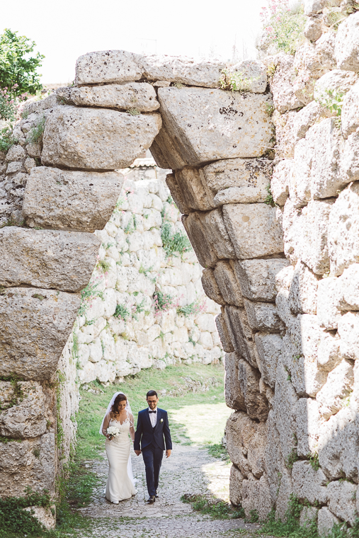 matrimonio, fotografo di matrimonio, wedding, abito da sposa, Frosinone, foto naturali, foto spontanea, emozioni, ritratto sposi, Civita di Arpino, Arpino, Arco a sesto acuto