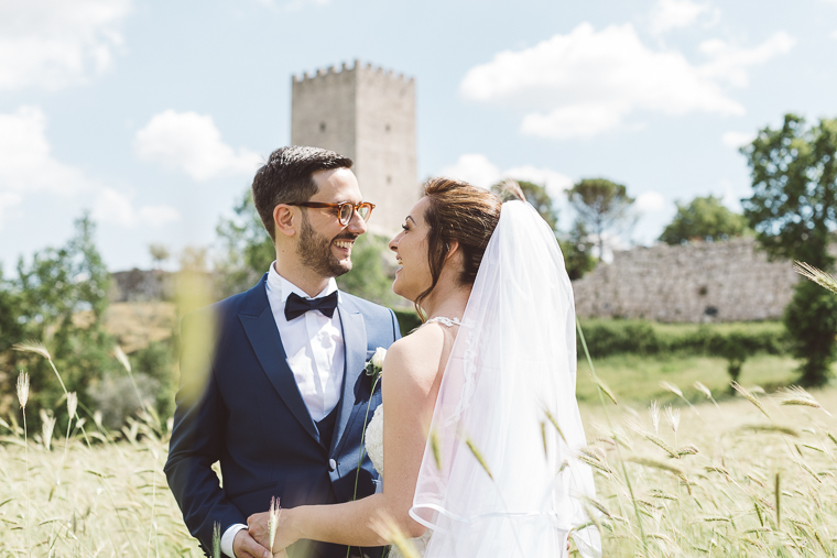 matrimonio, fotografo di matrimonio, wedding, abito da sposa, Frosinone, foto naturali, foto spontanea, emozioni, ritratto sposi, Civita di Arpino, Arpino, Arco a sesto acuto