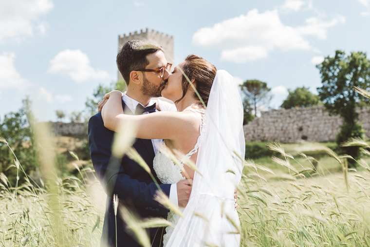 matrimonio, fotografo di matrimonio, wedding, abito da sposa, Frosinone, foto naturali, foto spontanea, emozioni, ritratto sposi, Civita di Arpino, Arpino, Arco a sesto acuto