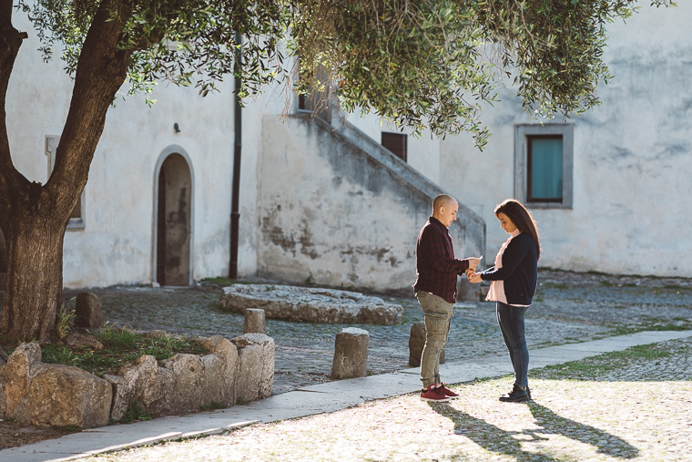 engagement, prewedding, prematrimoniale, futuri sposi, matrimonio, Santa Severa, castello, tramonto, foto naturali, foto spontanee, spontanea, fotografo matrimonio, anfm, frosinone, roma, latina